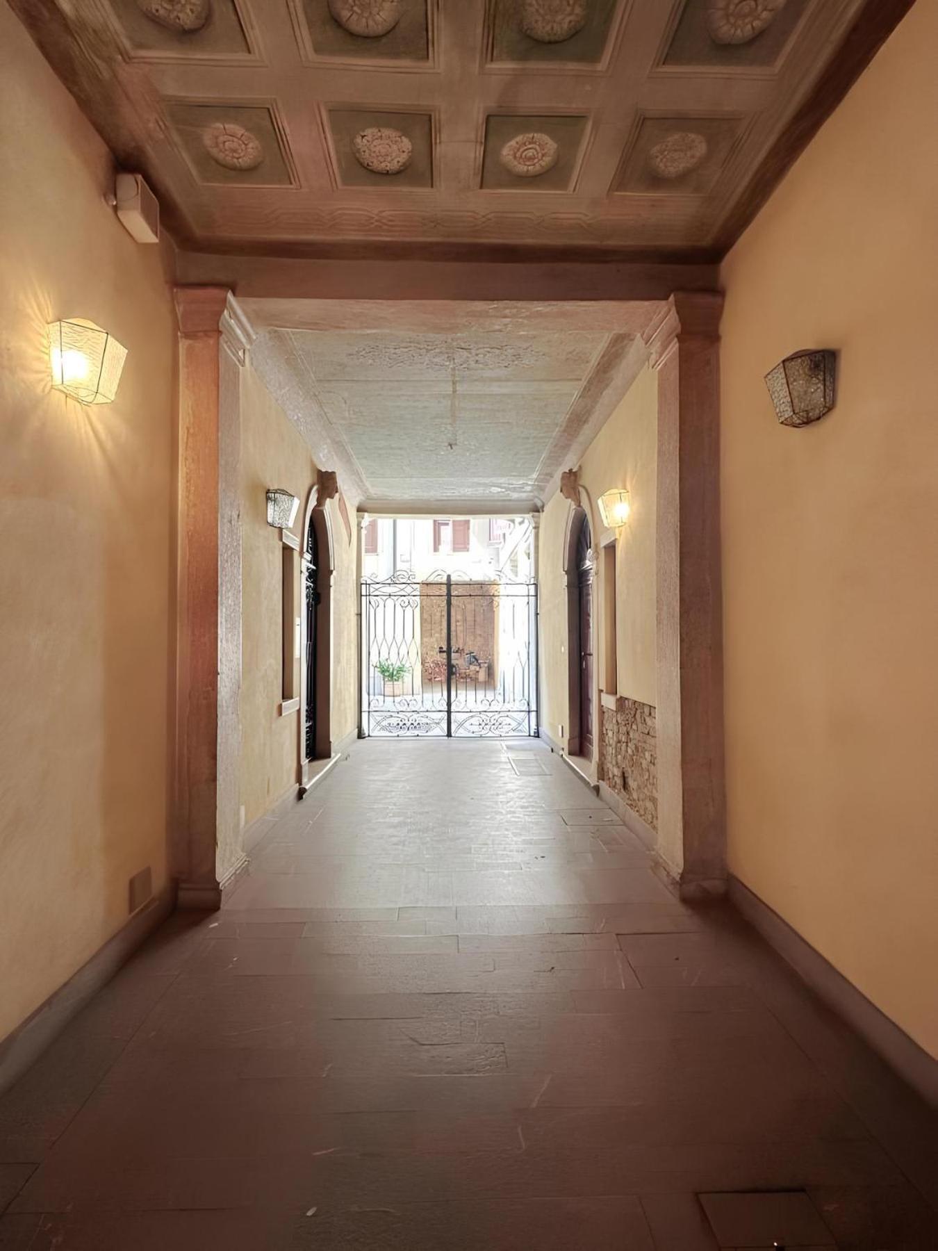 Elle Palace - Simply Elegant Verona Kültér fotó